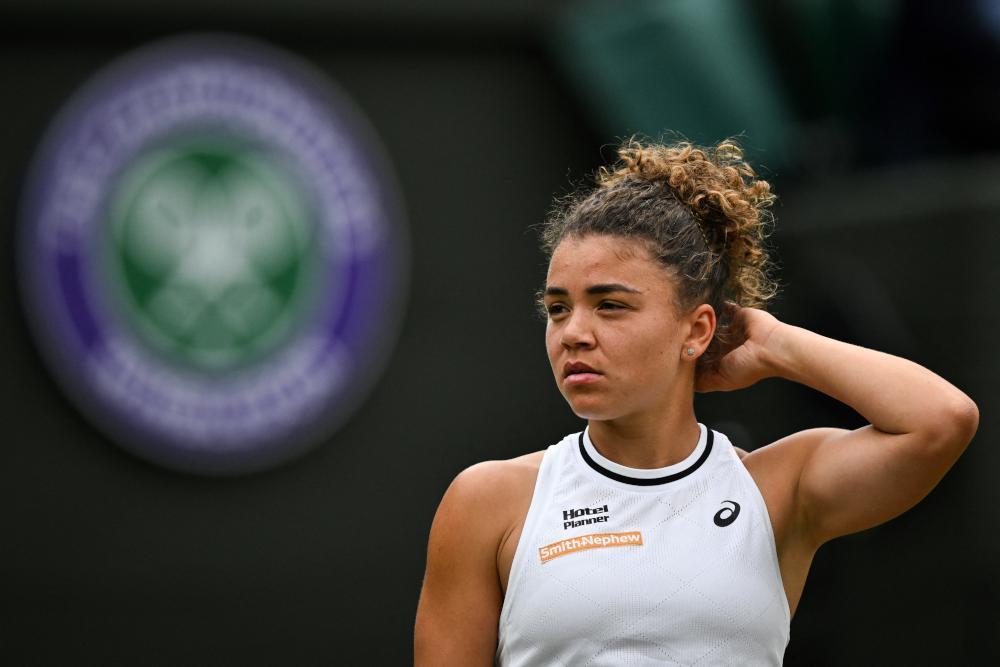 Paolini Powers Through Tomljanovic to Secure Spot in Paris Third Round!
