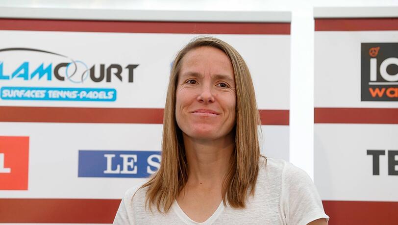 Legendary Champions Justine Henin and Andre Agassi to Present French Open Trophies!