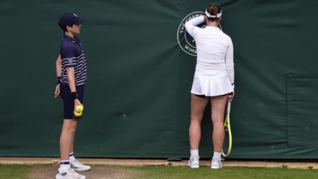 Krejcikova’s Wimbledon Dreams Shattered: Emotional Exit After Navarro Upset