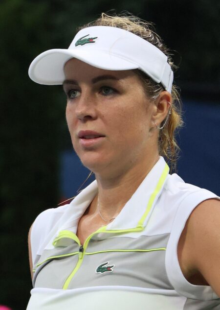 Pavlyuchenkova Triumphs Over Osaka in Thrilling Three-Set Wimbledon Showdown!