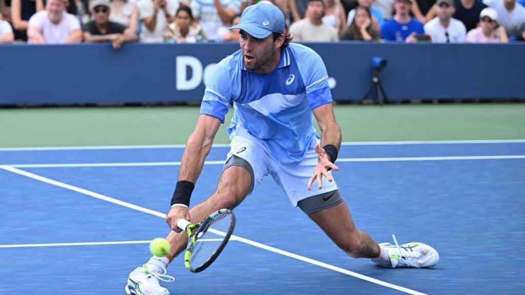 Men’s Tennis Kicks Off Season with Exciting Dartmouth Invite!