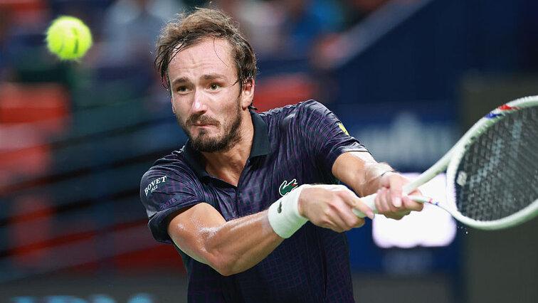 Thrilling Showdowns Ahead: Medvedev Takes on Tien and Musetti Faces Auger-Aliassime in Shanghai R4!