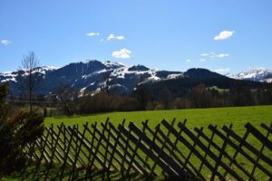 Showdown in Kitzbuhel: Bublik and Etcheverry Face Off – Who Will Prevail?